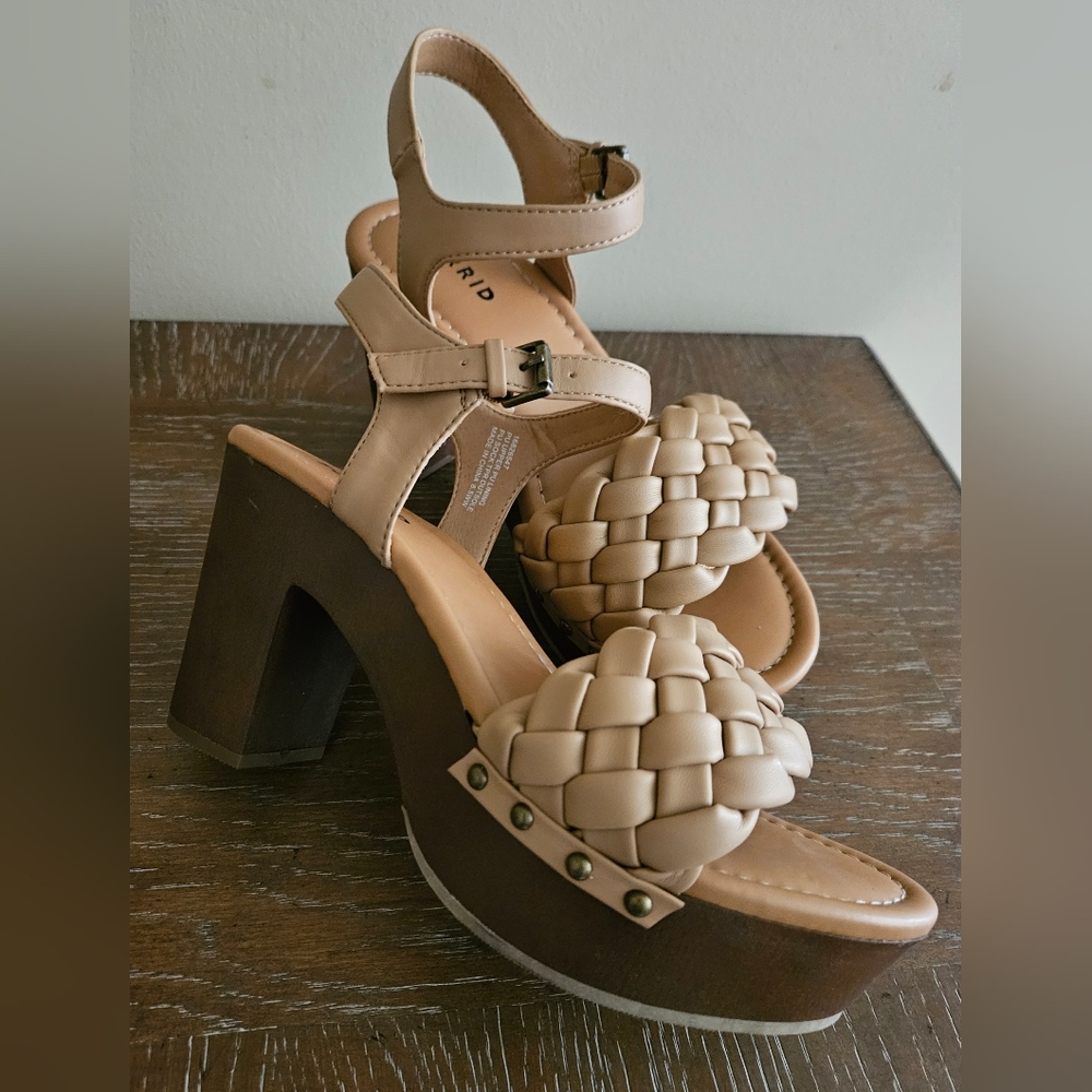 BNIB Torrid WW Woven Wood Heel Sandal SIZE 8.5
